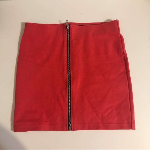 Red skirt - Picture 1 of 2
